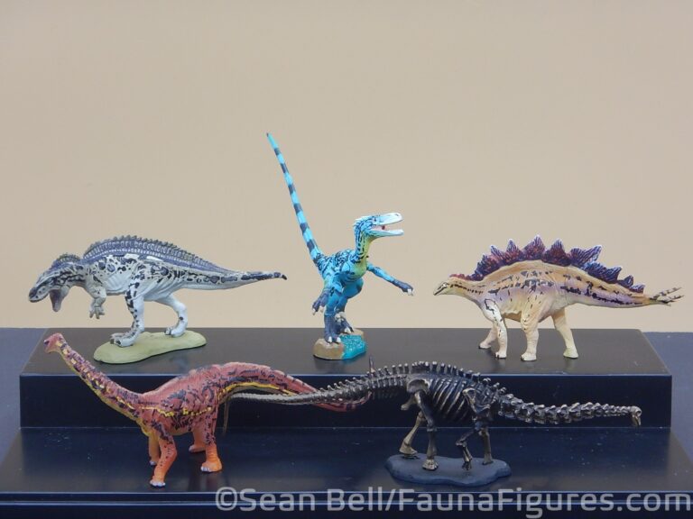 Read more about the article Vault Tales 175 Run the Set Kaiyodo DinoExpo 2002