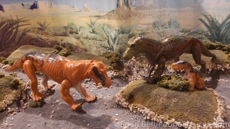 Read more about the article Vault Tales 230 Hasbro Jurassic Park Lycaenops group