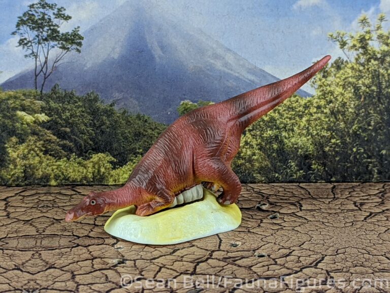 Read more about the article FigureFocus 303 Kabaya Dinoworld Maiasaura