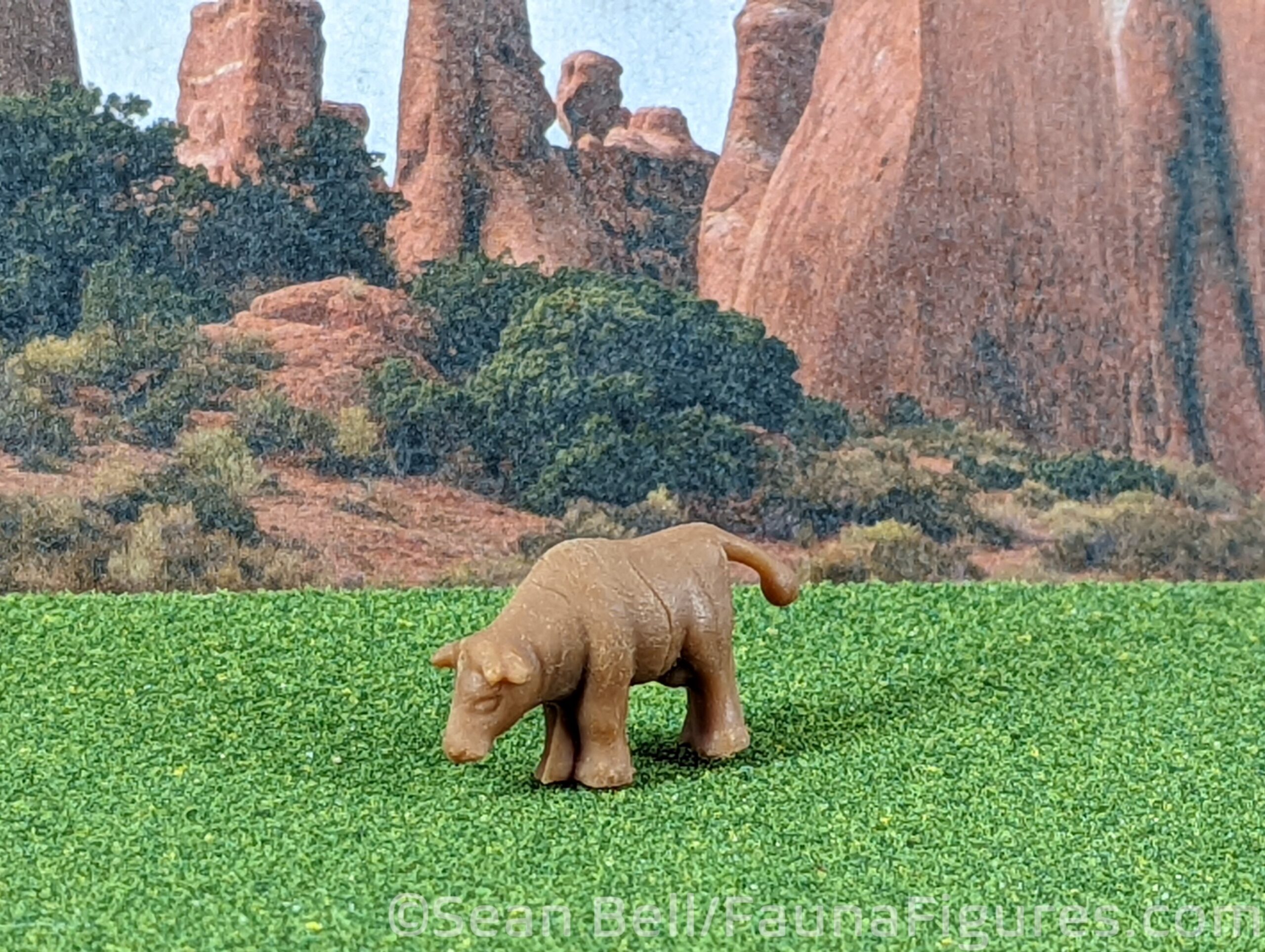 Read more about the article FigureFocus 307 Schleich Cow (Minis)